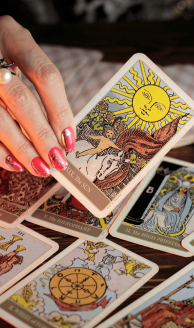 Cómo convertirse en un lector de tarot