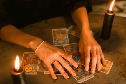 New Year Tarot Spread Explained: Feel More in Control of Your Life in the Coming Year [en] post image